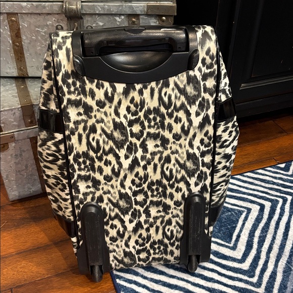 Y2K Vintage Betsey Johnson Leopard Print rolling duffle bag/ carry-on - Picture 15 of 17